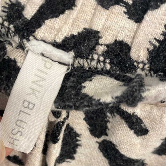 Pinkblush Joggers Loungewear Leopard Print Animal Print Trendy Soft Size Medium - Picture 3 of 10